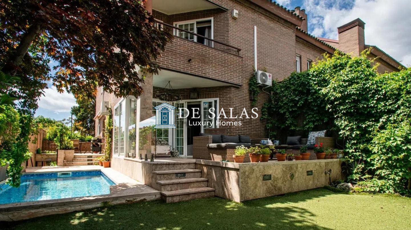 Chalet Pareado en conde Orgaz cerca del Liceo Francés