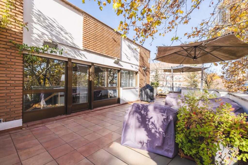Maravilloso Piso Duplex con una terraza espaciosa en Atalaya