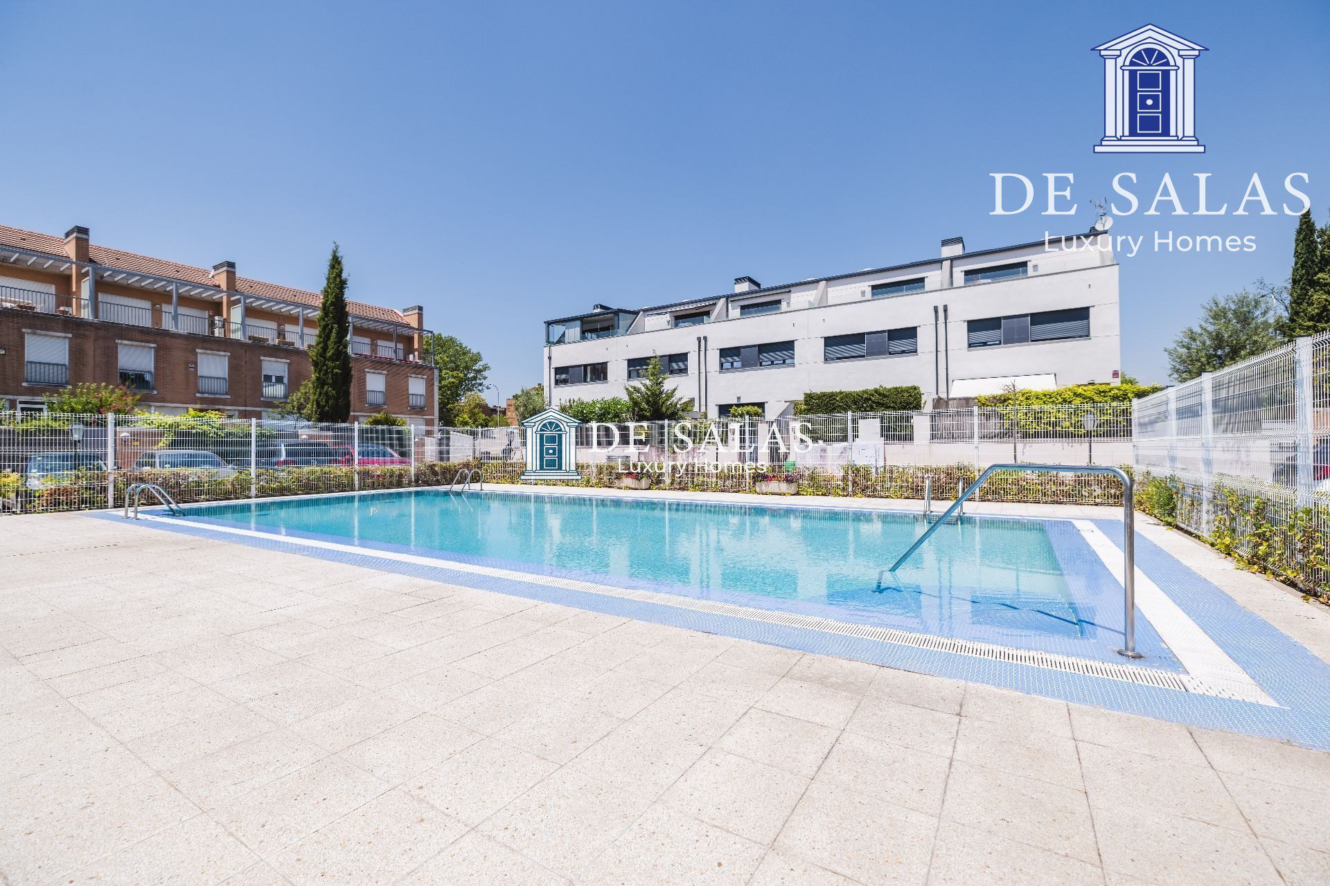 Magnífico Chalet Adosado en Urbanización.