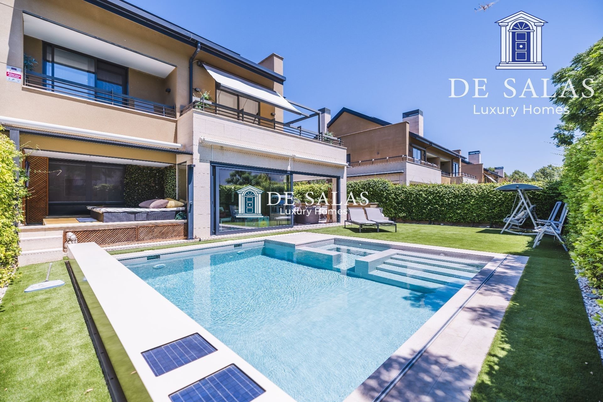 Chalet independiente con piscina privada en urbanización de lujo en Fuente del Fresno