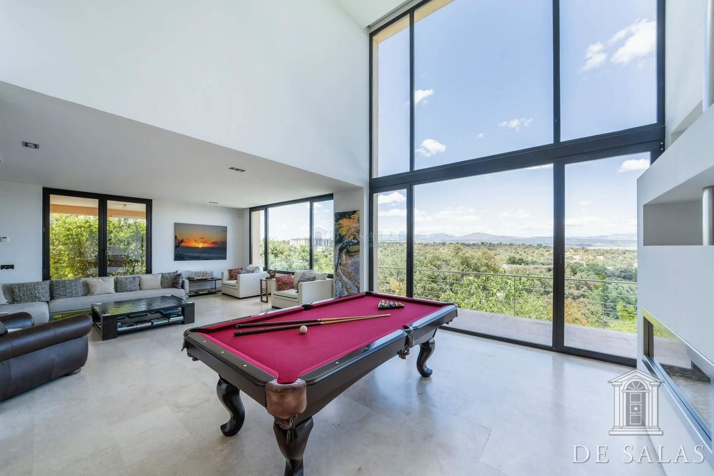 Luxury independent villa in Ciudalcampo – 900 m2